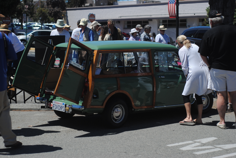 Illustration for article titled "Little Car Show" Pacific Grove, CA (Photodump)